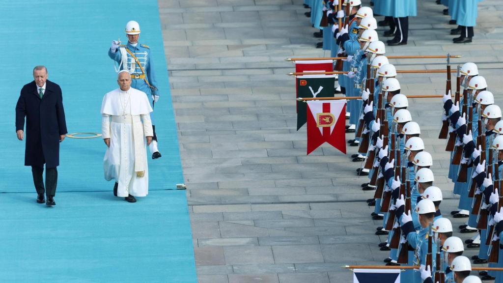 El Papa ha sido recibido por el presidente turco Erdogan.