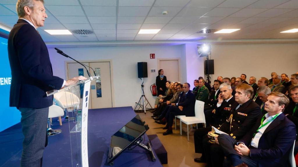 El presidente de la Xunta, Alfonso Rueda, se dirige al público en la jornada.