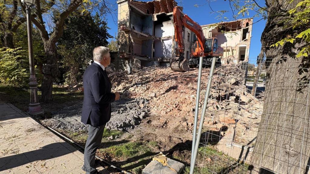 Demolición de la antigua casa del Parque Gasset. Foto: Ayuntamiento.