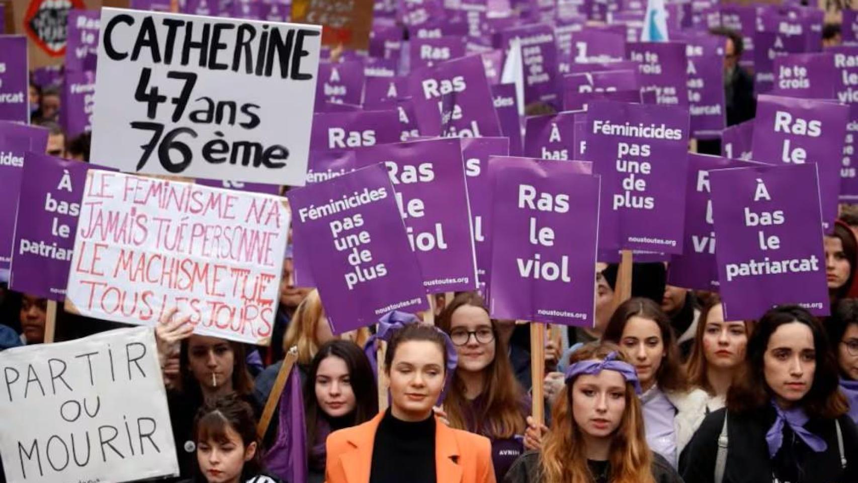 Imagen de archivo de una manifestación feminista contra el feminicidio y la violencia contra las mujeres en París.