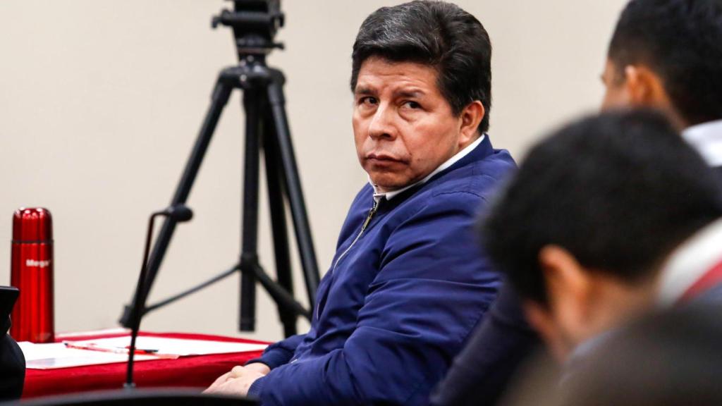 El expresidente de Perú Pedro Castillo reacciona durante una audiencia este jueves, en la Sala Penal Especial de la Corte Suprema, en Lima (Perú).
