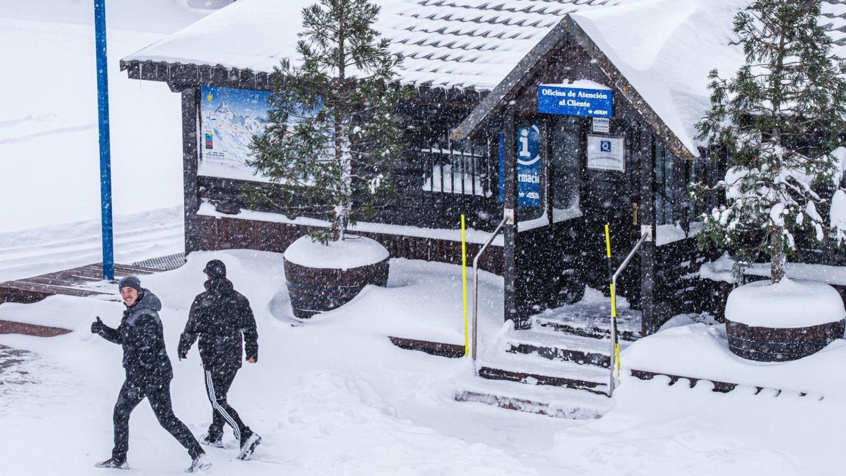 Todo listo para empezar la temporada de nieve en Astún.