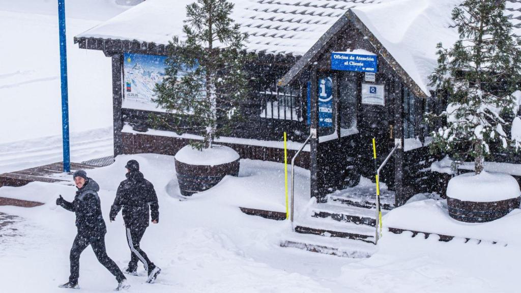 Todo listo para empezar la temporada de nieve en Astún.
