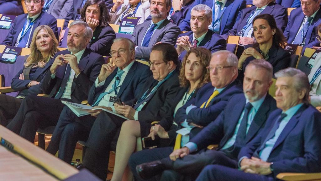 Isidro Fainé durante la clausura del Congreso Anual de CEDE en Zaragoza.