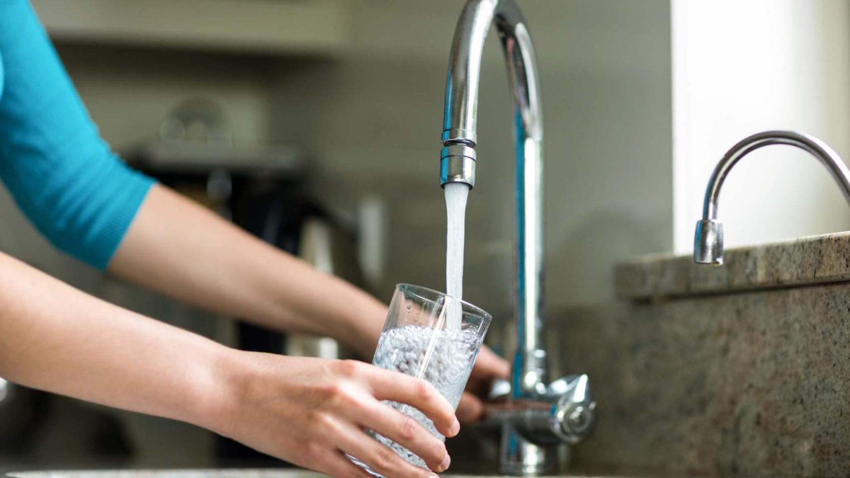 El impuesto tiene una parte fija y otra variable en función del consumo.