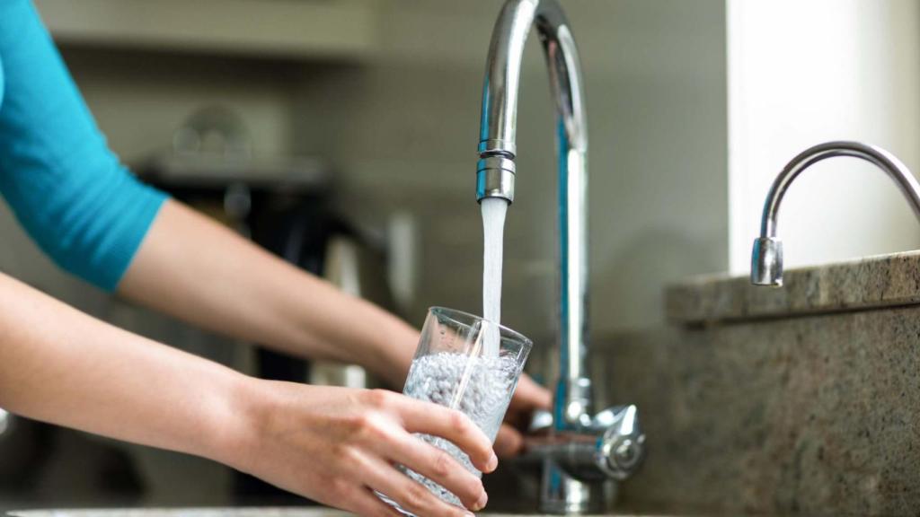 El impuesto tiene una parte fija y otra variable en función del consumo.