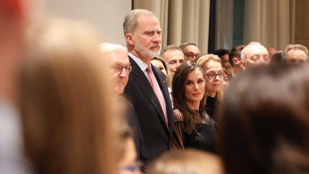 Los reyes Felipe VI y Letizia en la Embajada de Alemania en Madrid.