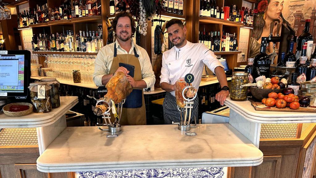 César Molero y Fran Porras barra, Casa Toro.