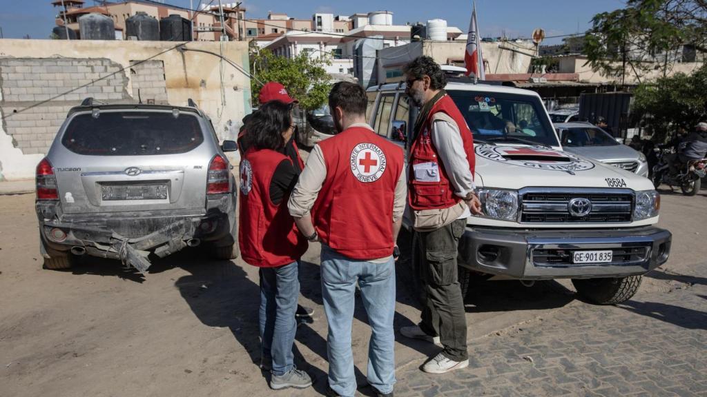 Today, Wednesday, the Red Cross handed over to Hamas the bodies of unidentified Palestinians handed over by Israel in exchange for the body of prisoner Dror Or.