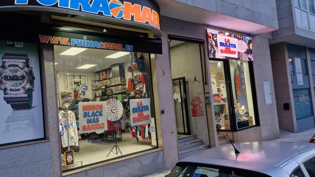 Menos black, más barrio, la iniciativa de una tienda de Coia ante el Black Friday.