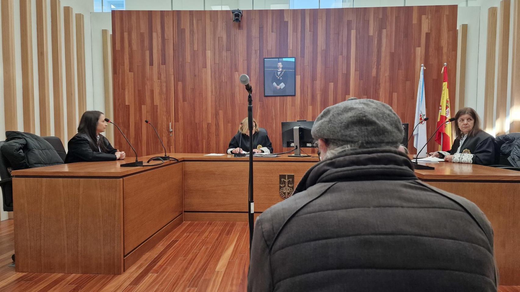 Imagen del octogenario en el banquillo de los acusados.