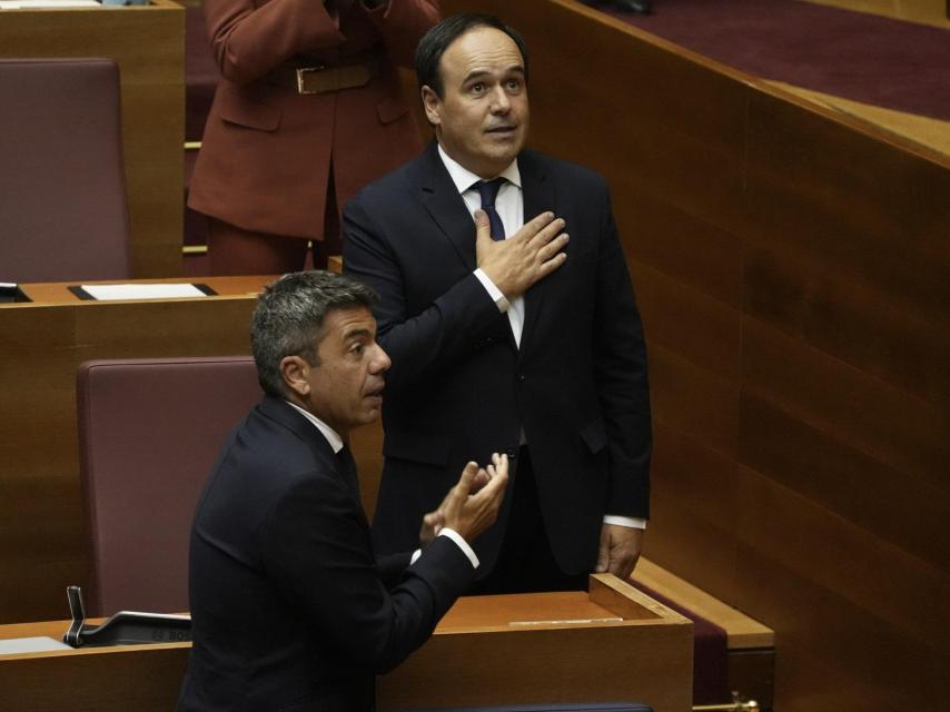 Pérez Llorca, recién elegido en presencia de Mazón. Eduardo Manzana / EP