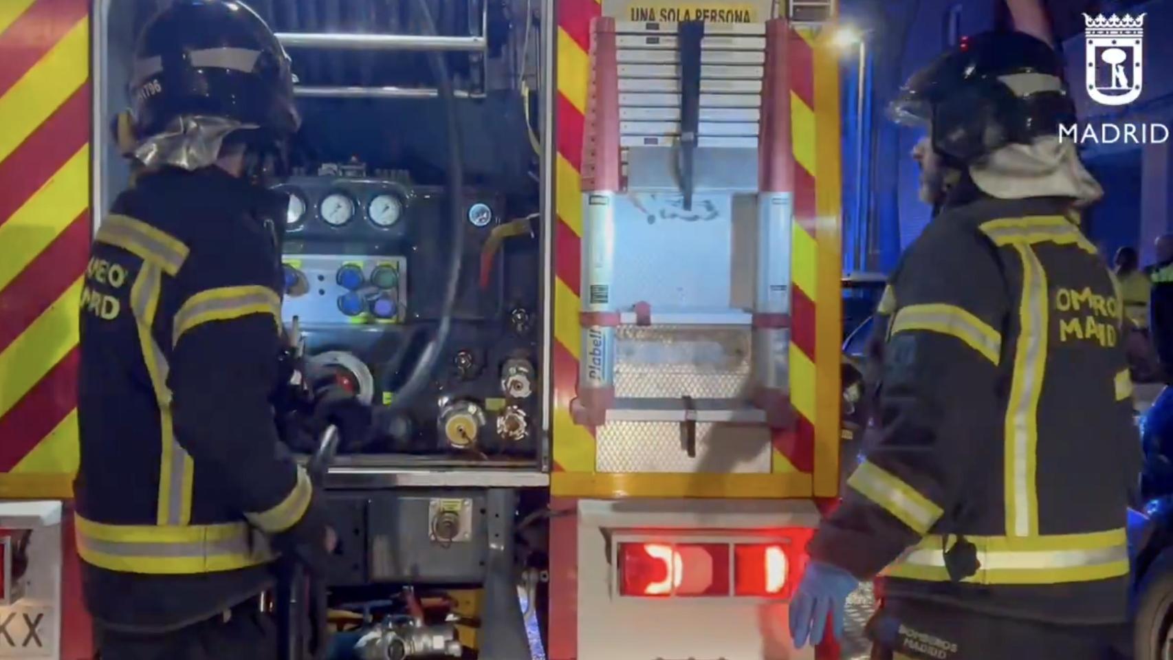 Los bomberos en Villaverde.