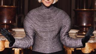 Helen Mirren posando para la portada del segundo bookazine de Magas.