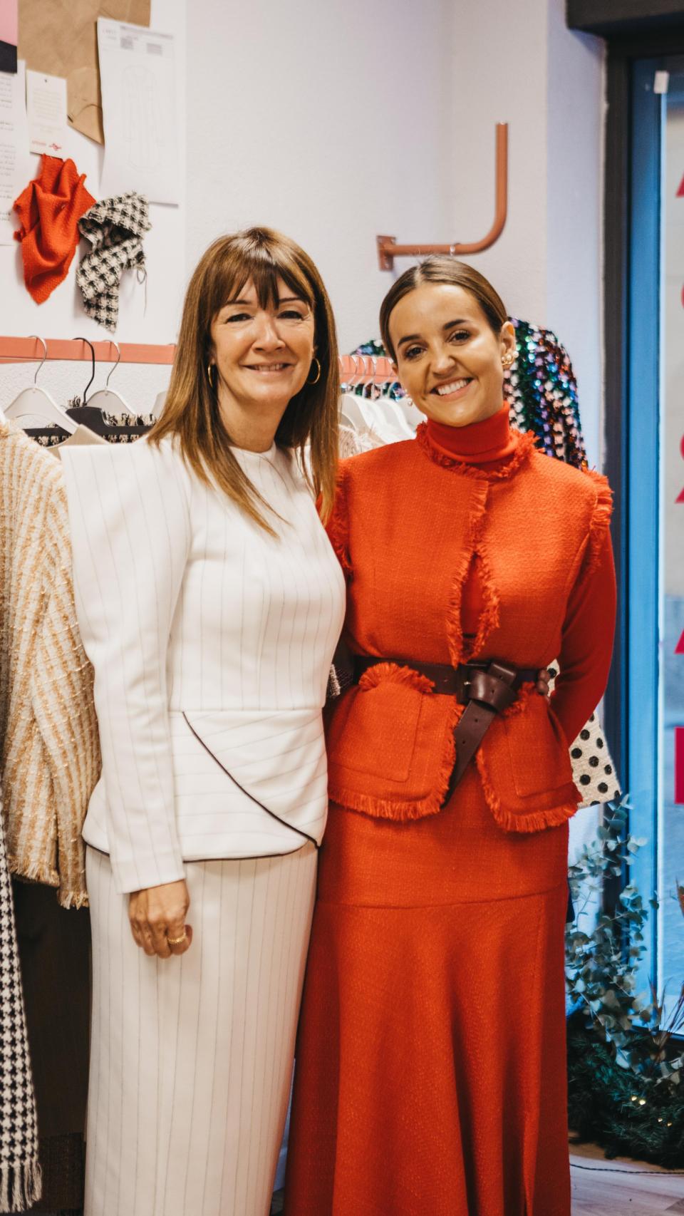 Rocío Mora, directora ejecutiva de APRAMP, y Virginia Pozo, fundadora y alma creativa de Coosy.