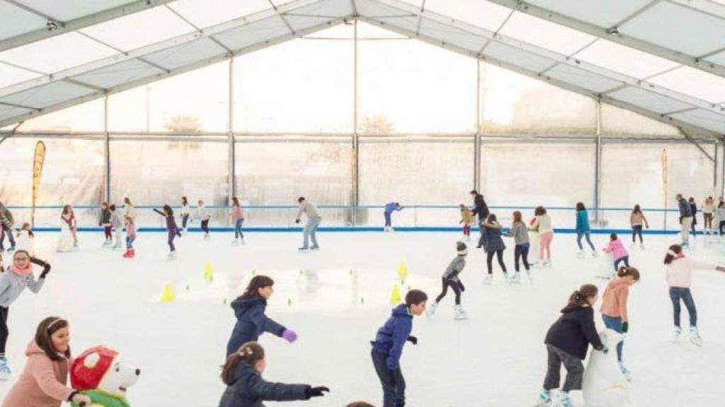 La pista de hielo de Pontevedra se inaugurará a inicios de mes