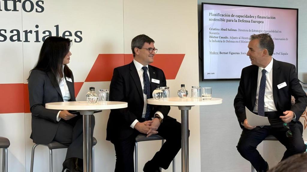 Héctor Casado e un momento de su intervención en la jornada organizada por PwC y Adalede.