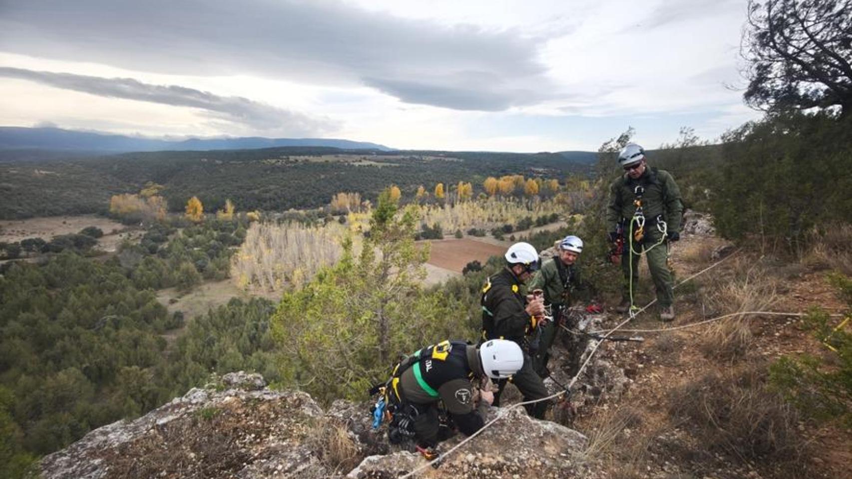 Agentes durante la intervención
