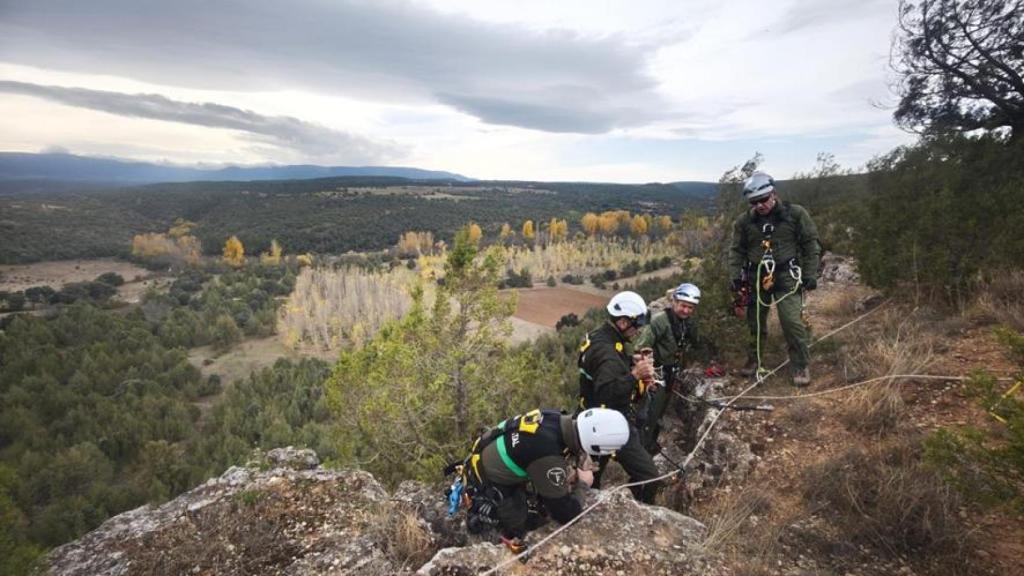 Agentes durante la intervención