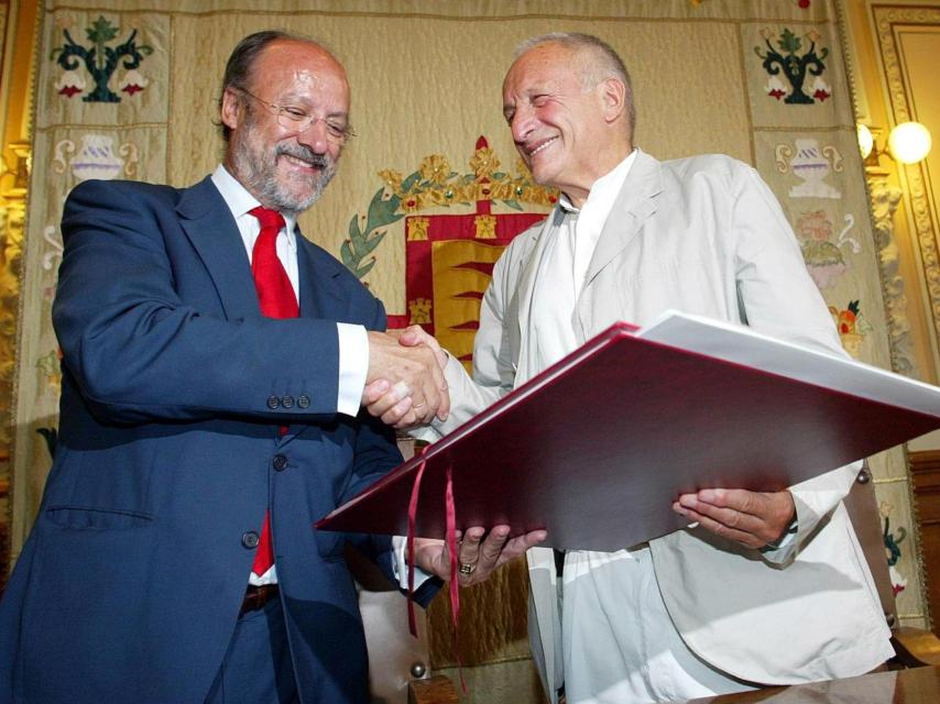 Javier León de la Riva (izq) junto a Richard Rogers (Drch) en junio de 2006