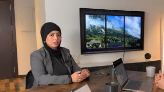 Lamyae, mujer de origen marroquí, en el videopódcast BE: Project.