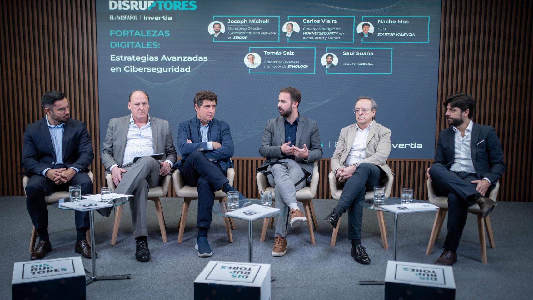Joseph Michell (Seidor), Carlos Vieira (Hornetsecurity),  Nacho Mas (Startup Valencia), Alberto Iglesias (DISRUPTORES - EL ESPAÑOL),  Tomás Saiz (Synology) y Saul Suaña (Ciberia).