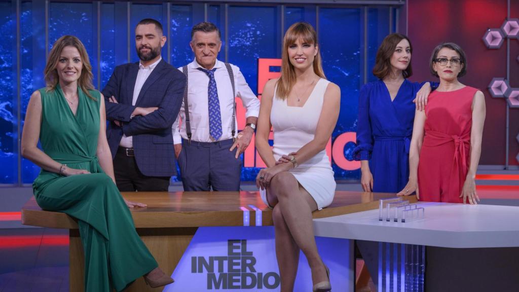 El equipo de El Intermedio posando.
