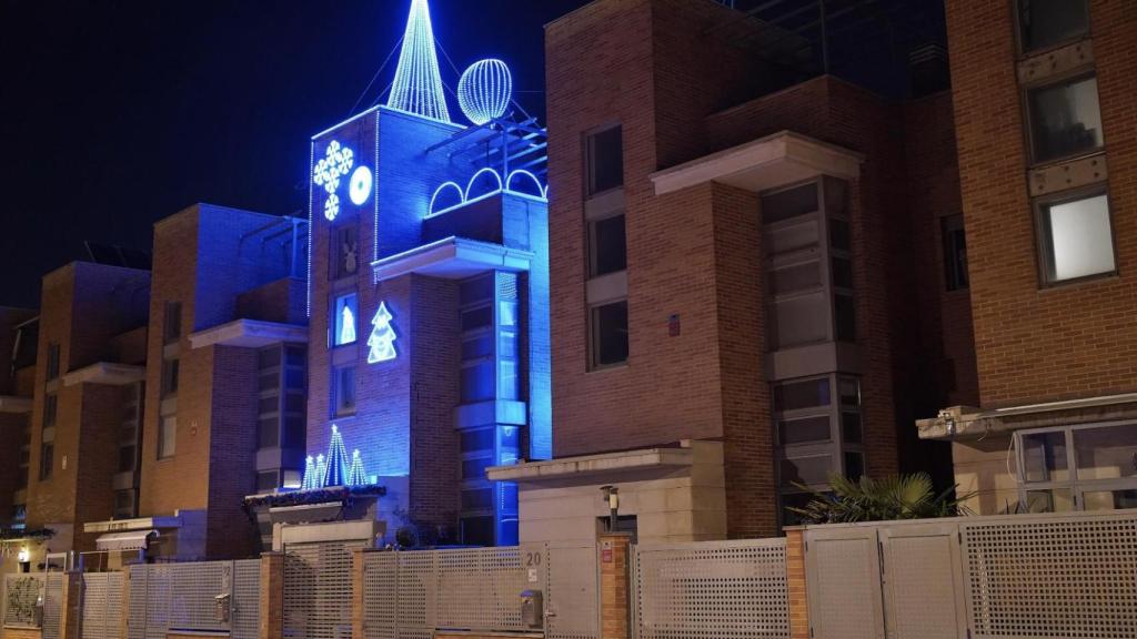 La casa de la familia Acebedo con la decoración navideña.