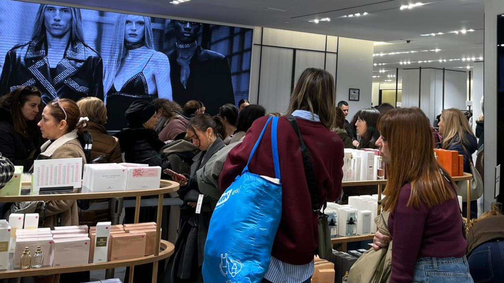 Las tiendas, llenas con el Black Friday.