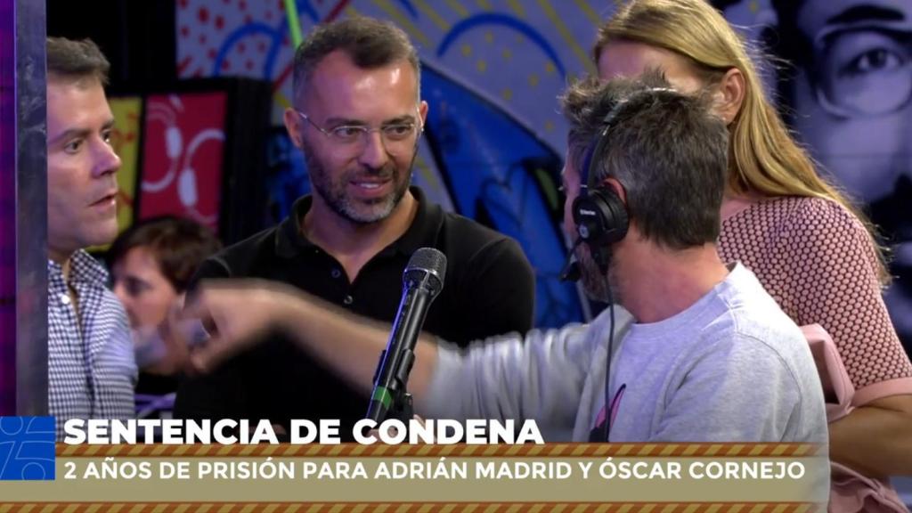 Adrián Madrid y Óscar Cornejo hablan con David Valldeperas en 'Sálvame'.
