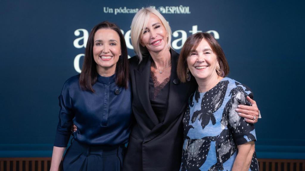 Cruz Sánchez de Lara y Charo Izquierdo junto a la invitada de la semana.