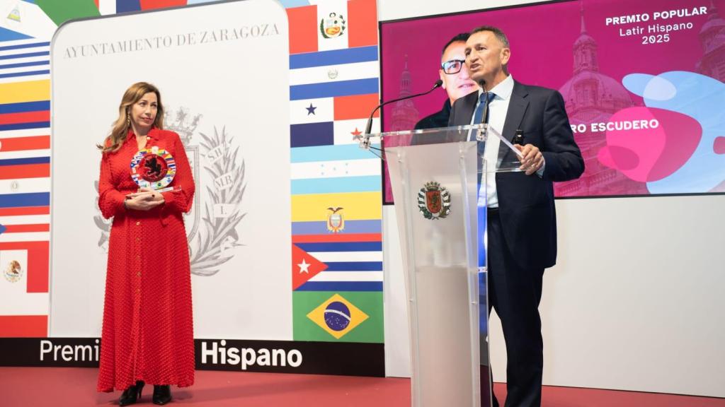 John Jairo en la entrega de premios Latir Hispano.
