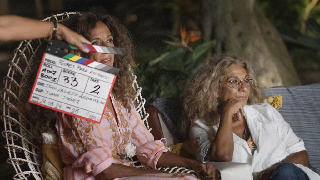 Rosario y Lolita Flores, en una escena del documental 'Flores para Antonio'.