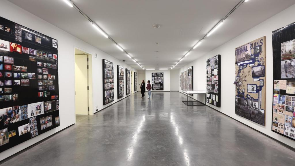 Vista de la exposición. Foto: Jorge Armestar / Museo Helga de Alvear