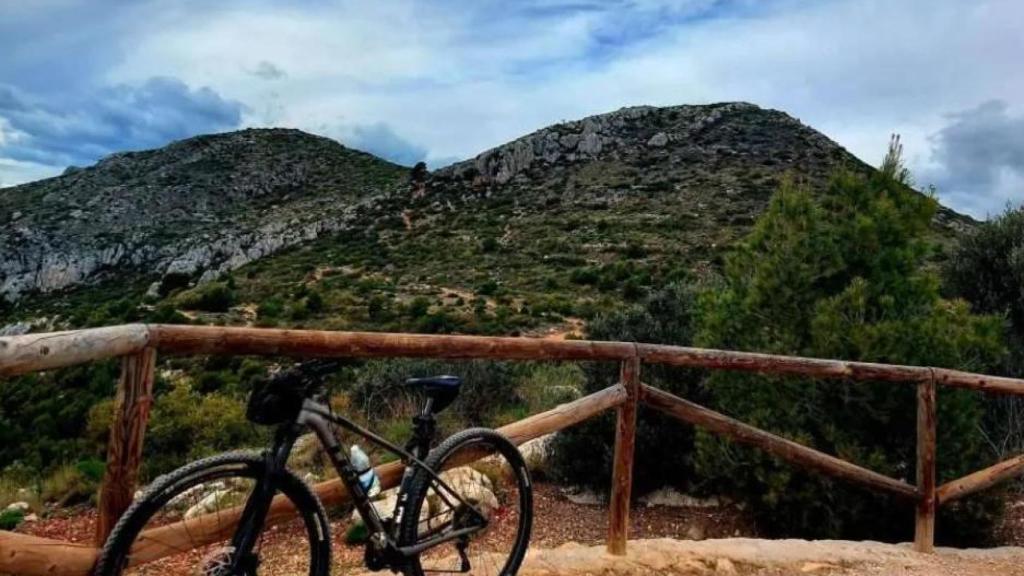 Imagen de una bici todo terreno en la zona de San Antón.