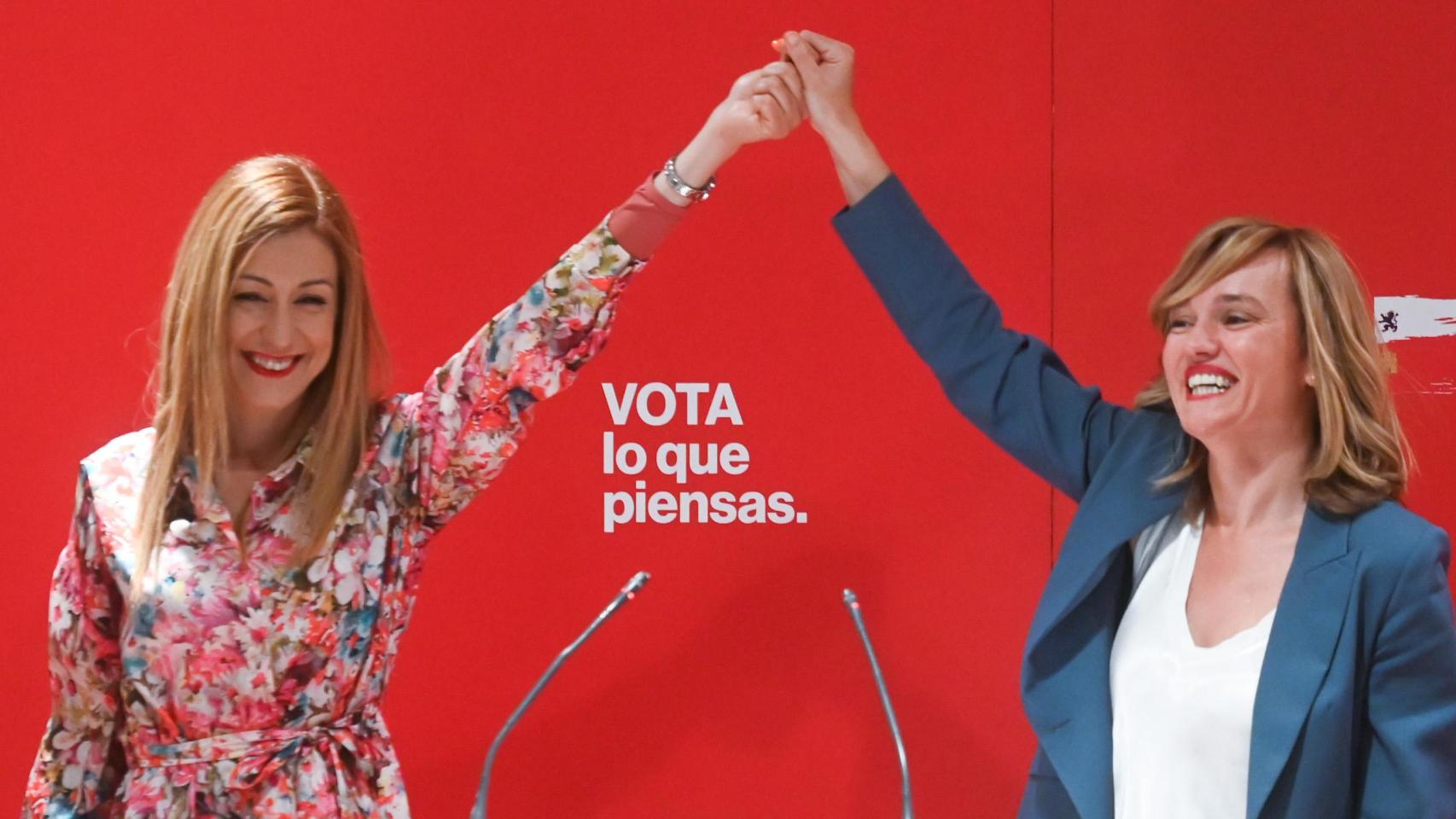 Aitana Hernando, alcaldesa de Miranda de Ebro, municipio de mayor población que no ha notificado los datos junto a Pilar Alegría