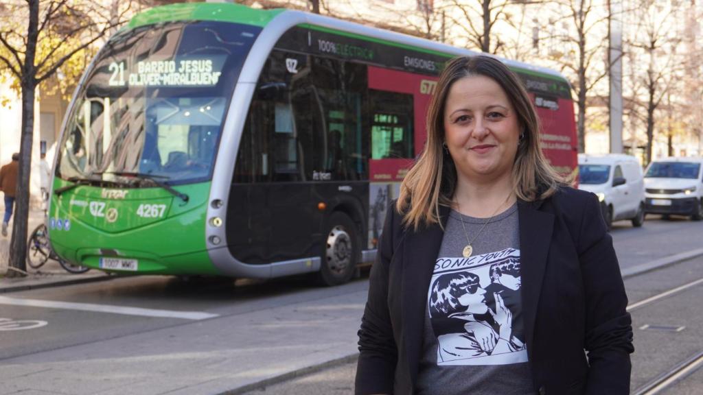 Elena Tomás, portavoz de Zaragoza en Común, en el paseo de la Independencia.