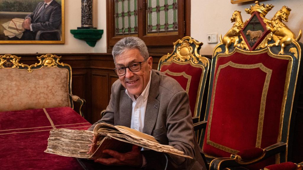 Armando Serrano, el custodio de los secretos y de la documentación histórica de la Casa Ganaderos.