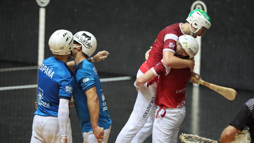 Una imagen de uno de los enfrentamientos anteriores entre las selecciones de España y Euskadi.