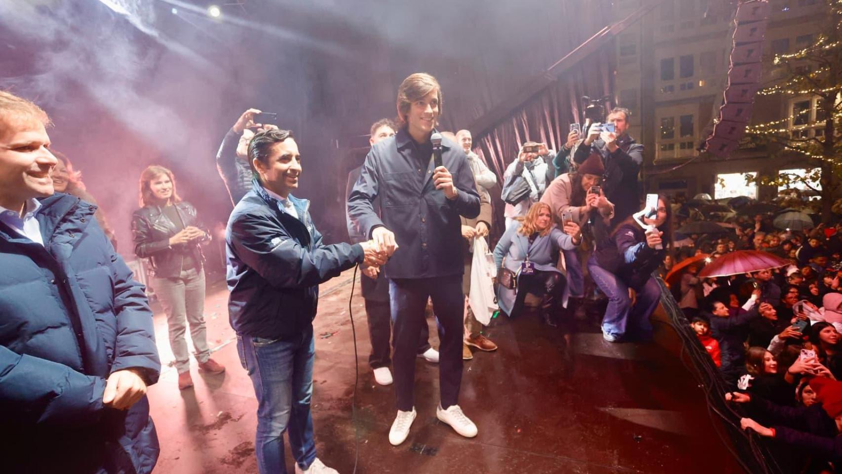 Ferrol enciende las luces de Navidad con Álvaro Carreras