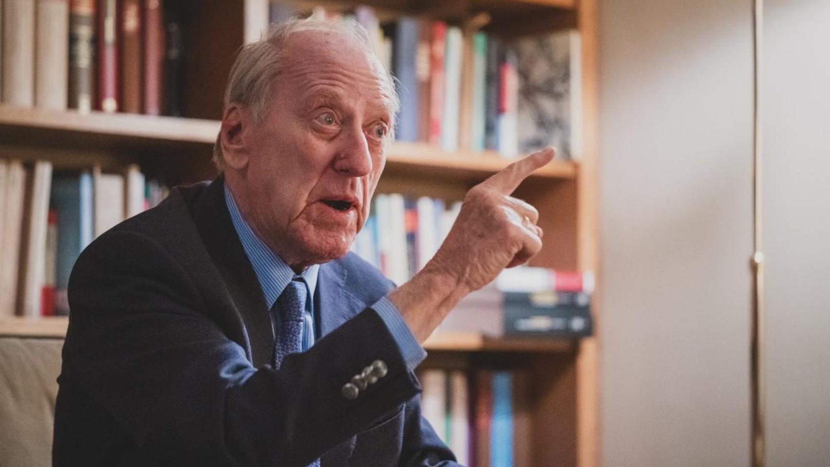 El jurista Tomás-Ramón Fernández, durante la entrevista con EL ESPAÑOL.