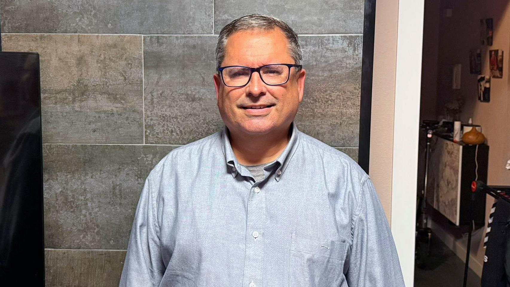 Marcos Casas ha recuperado la visión de su ojo derecho tras su cuarto trasplante de córnea.