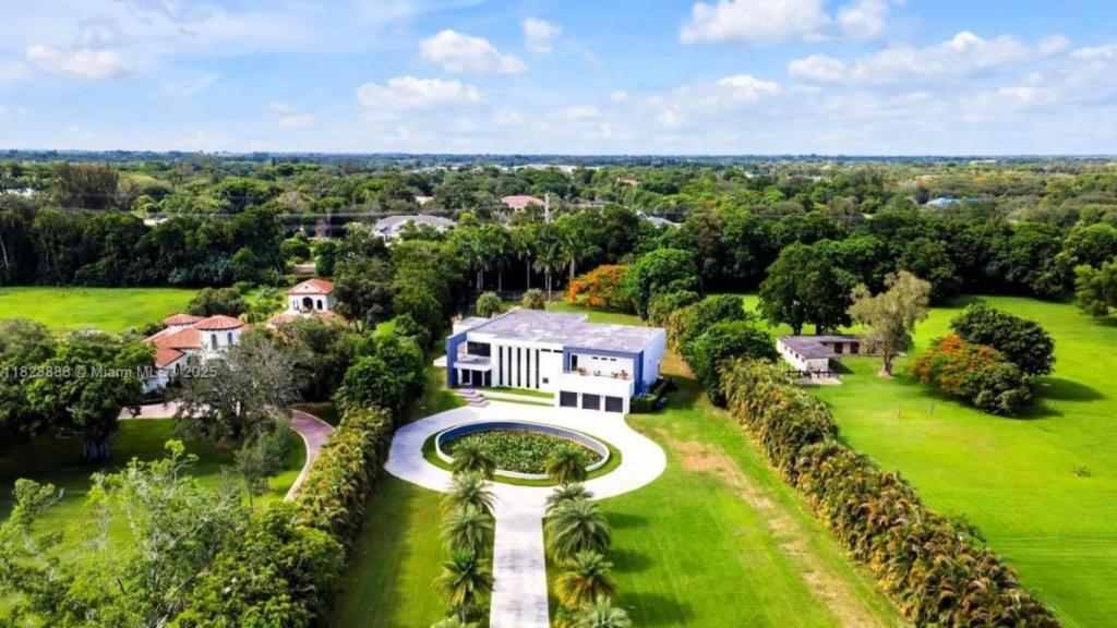 Vista panorámica de la casa de William Levy en Florida.