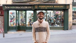 Héctor Medrano, dueño de la sombrerería Medrano en la calle Imperial número 12 de Madrid.