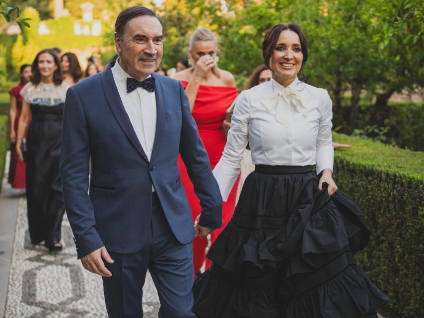 El presidente y director de EL ESPAÑOL y la vicepresidenta ejecutiva, en Granada.