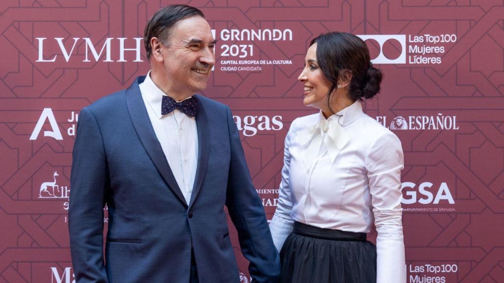 Un gesto de complicidad entre Pedro J Ramírez y Cruz Sánchez de Lara.