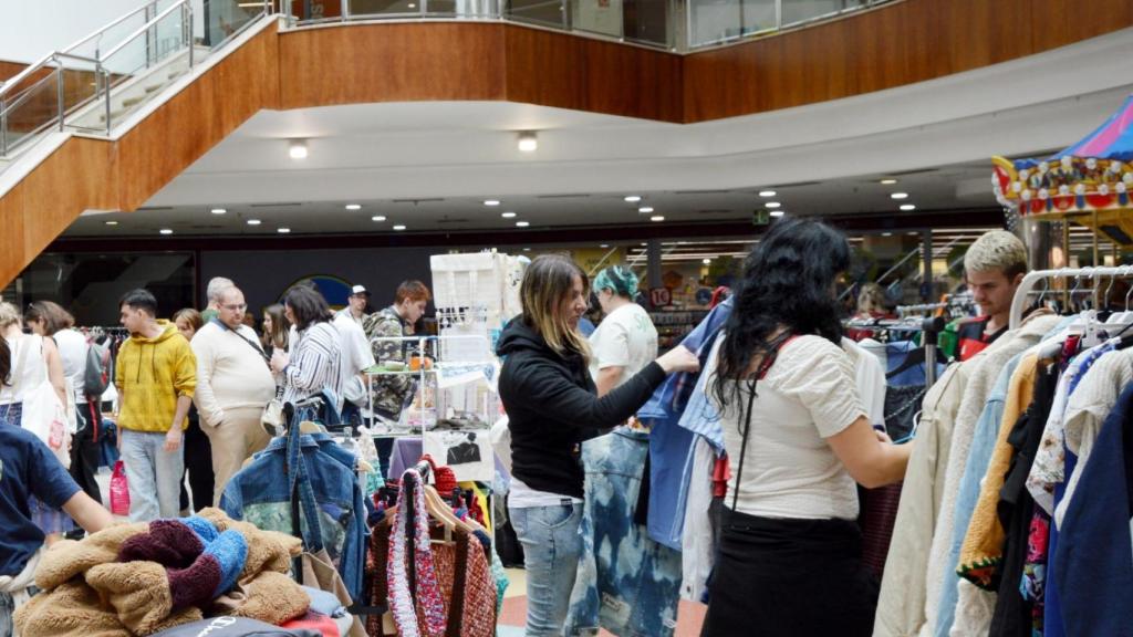 Una edición anterior del Vintax Market en el Centro Comercial Plaza Elíptica de Vigo.