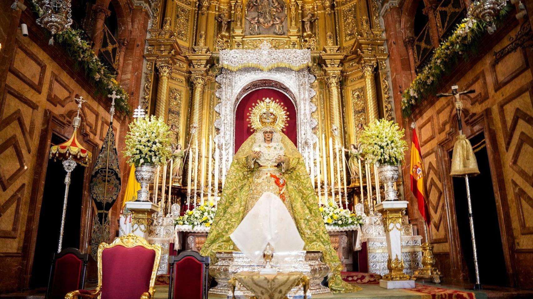 La Virgen de La Macarena, en su basílica.