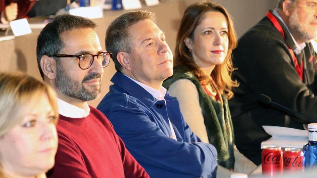 Emiliano García-Page junto al secretario de Organización del PSOE de Castilla-La Mancha, Sergio Gutiérrez y a la vicesecretaria regional, Cristina Maestre.