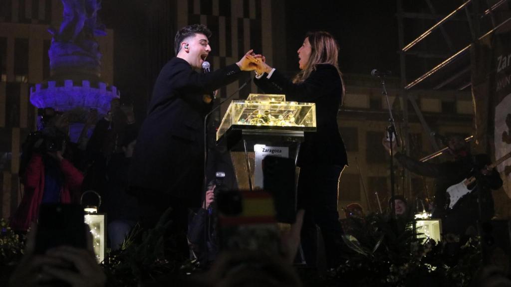 Juanjo Bona y Natalia Chueca encienden las luces de Navidad de Zaragoza